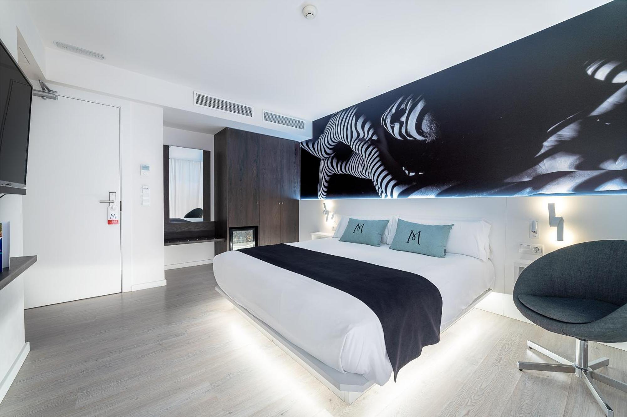 superior Double Room with Pool View and Terrace
