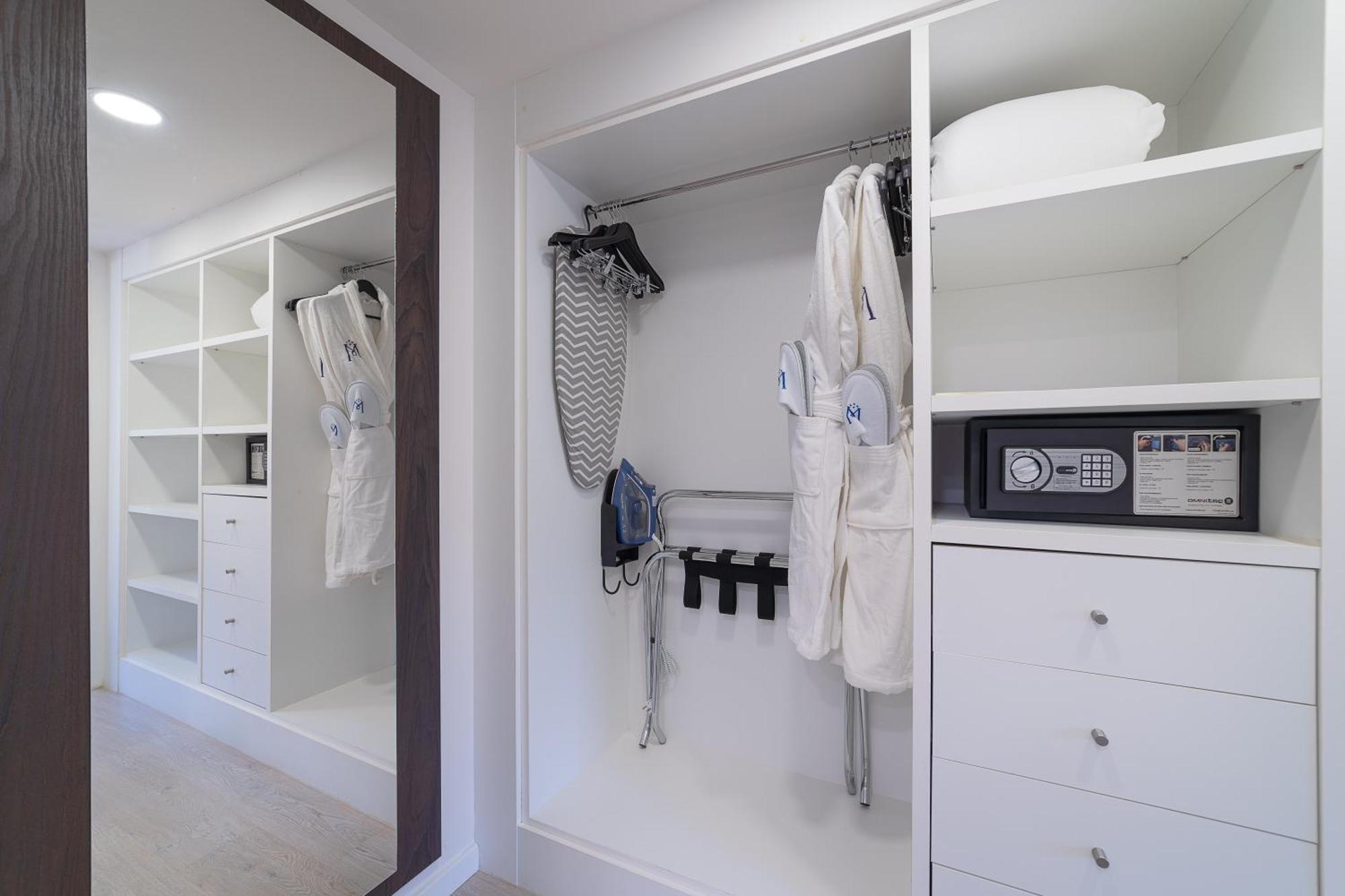 Deluxe Family Suite